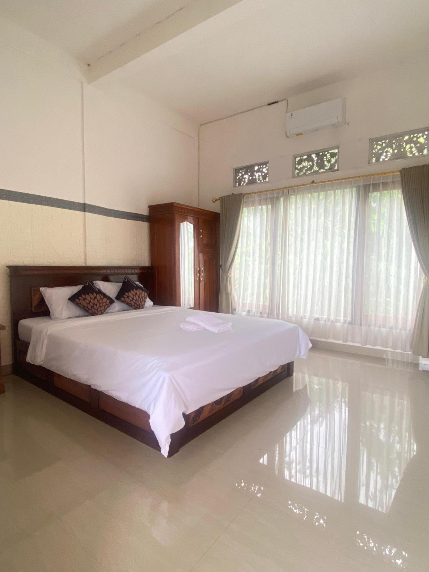 Sri Sedana Guest House Sidemen  Exterior photo